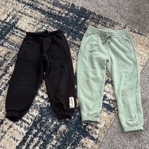 Sweats Zara and Abercrombie coed size 5/6
Toddler